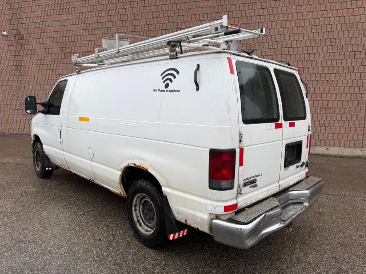 2011 Ford E150 E-Series | E-150 | LOW KMS | SHELVES INSTALLED | - Photo #4