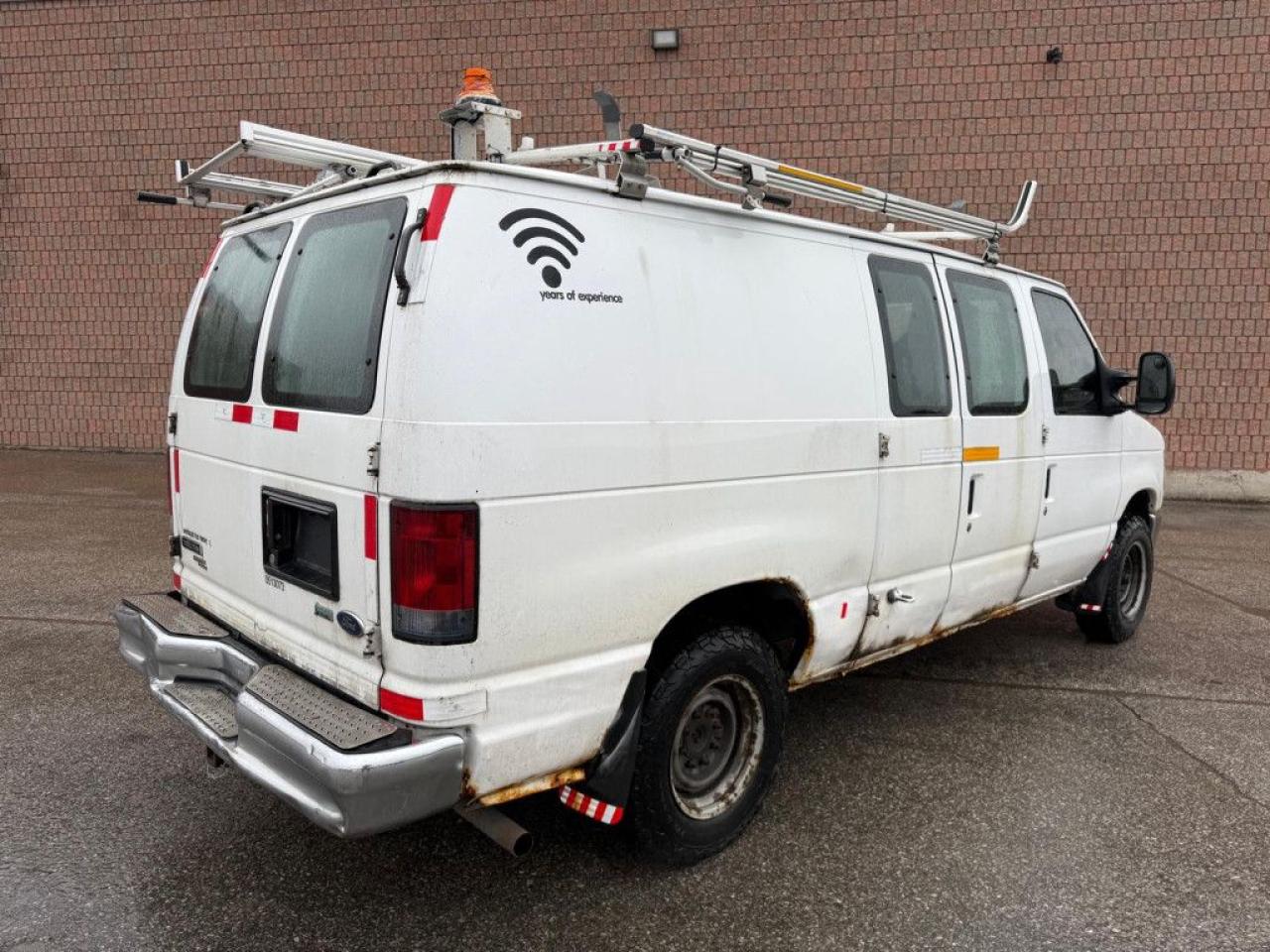 2011 Ford E150 E-Series | E-150 | LOW KMS | SHELVES INSTALLED | - Photo #6