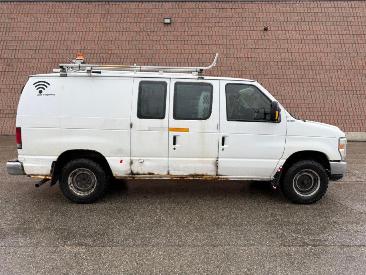 2011 Ford E150 E-Series | E-150 | LOW KMS | SHELVES INSTALLED | - Photo #7