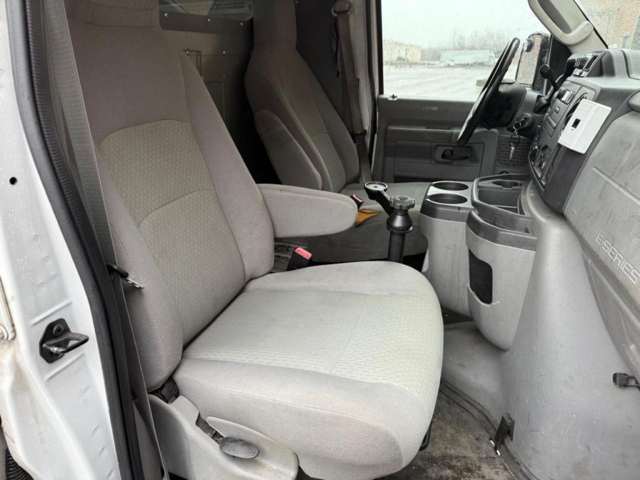 2011 Ford E150 E-Series | E-150 | LOW KMS | SHELVES INSTALLED | - Photo #14