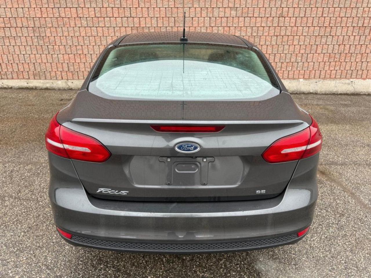 2017 Ford Focus SE | ONE OWNER | BACK-UP CAM | BLUETOOTH | ALLOY WHEELS | - Photo #5