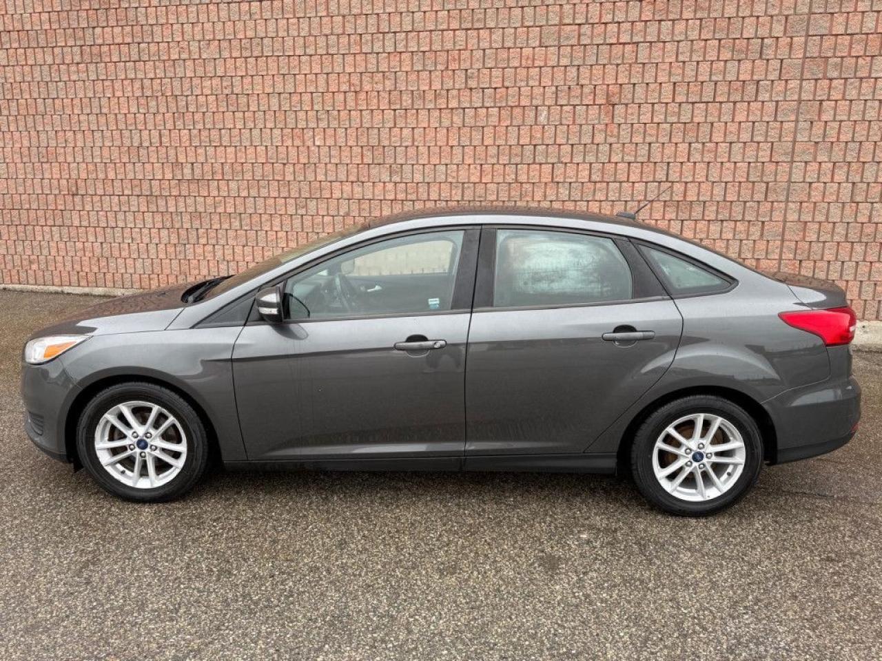 2017 Ford Focus SE | ONE OWNER | BACK-UP CAM | BLUETOOTH | ALLOY WHEELS | - Photo #3