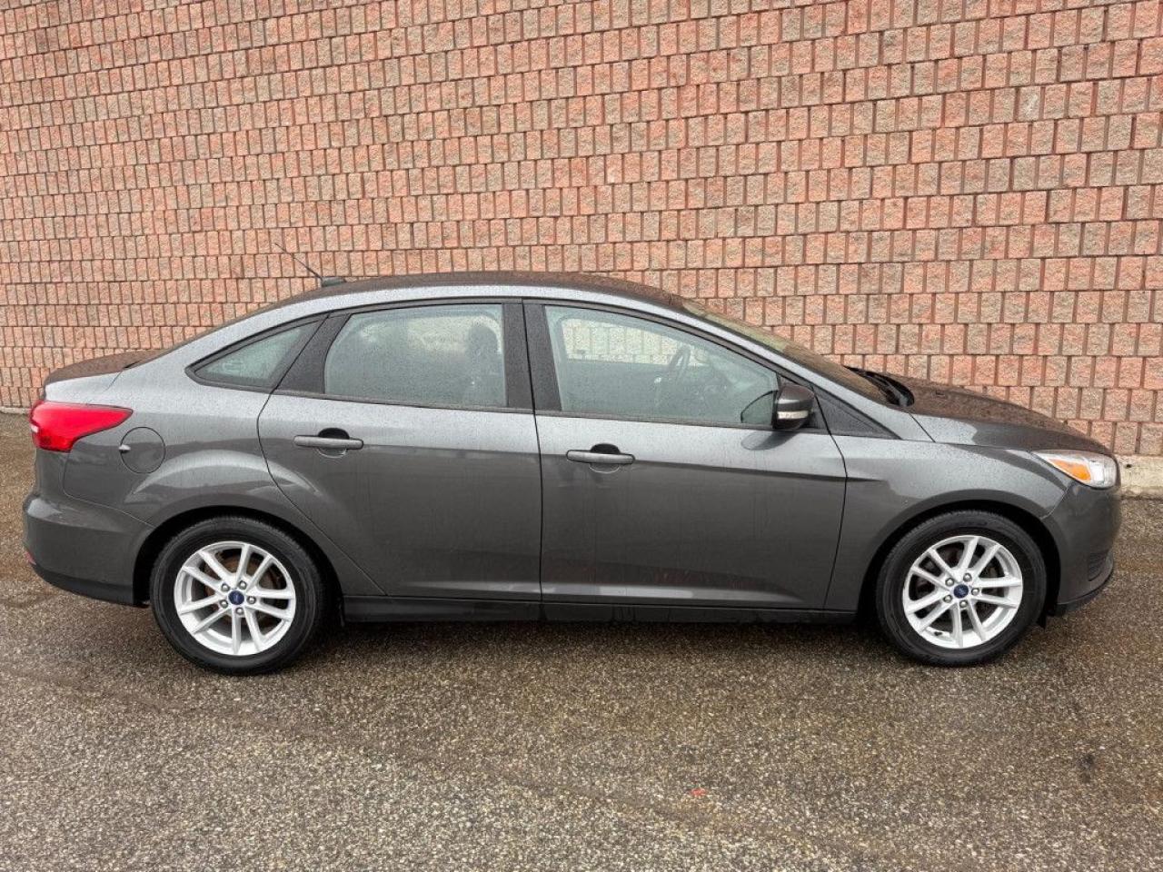 2017 Ford Focus SE | ONE OWNER | BACK-UP CAM | BLUETOOTH | ALLOY WHEELS | - Photo #7