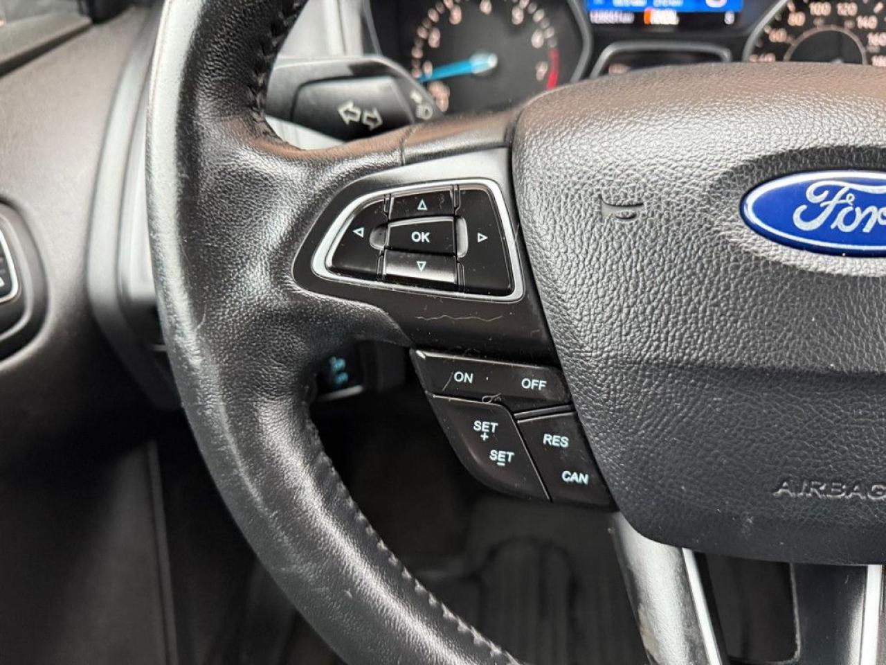 2017 Ford Focus SE | ONE OWNER | BACK-UP CAM | BLUETOOTH | ALLOY WHEELS | - Photo #30