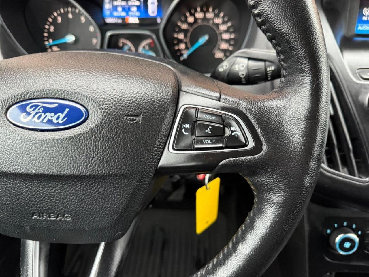 2017 Ford Focus SE | ONE OWNER | BACK-UP CAM | BLUETOOTH | ALLOY WHEELS | - Photo #32