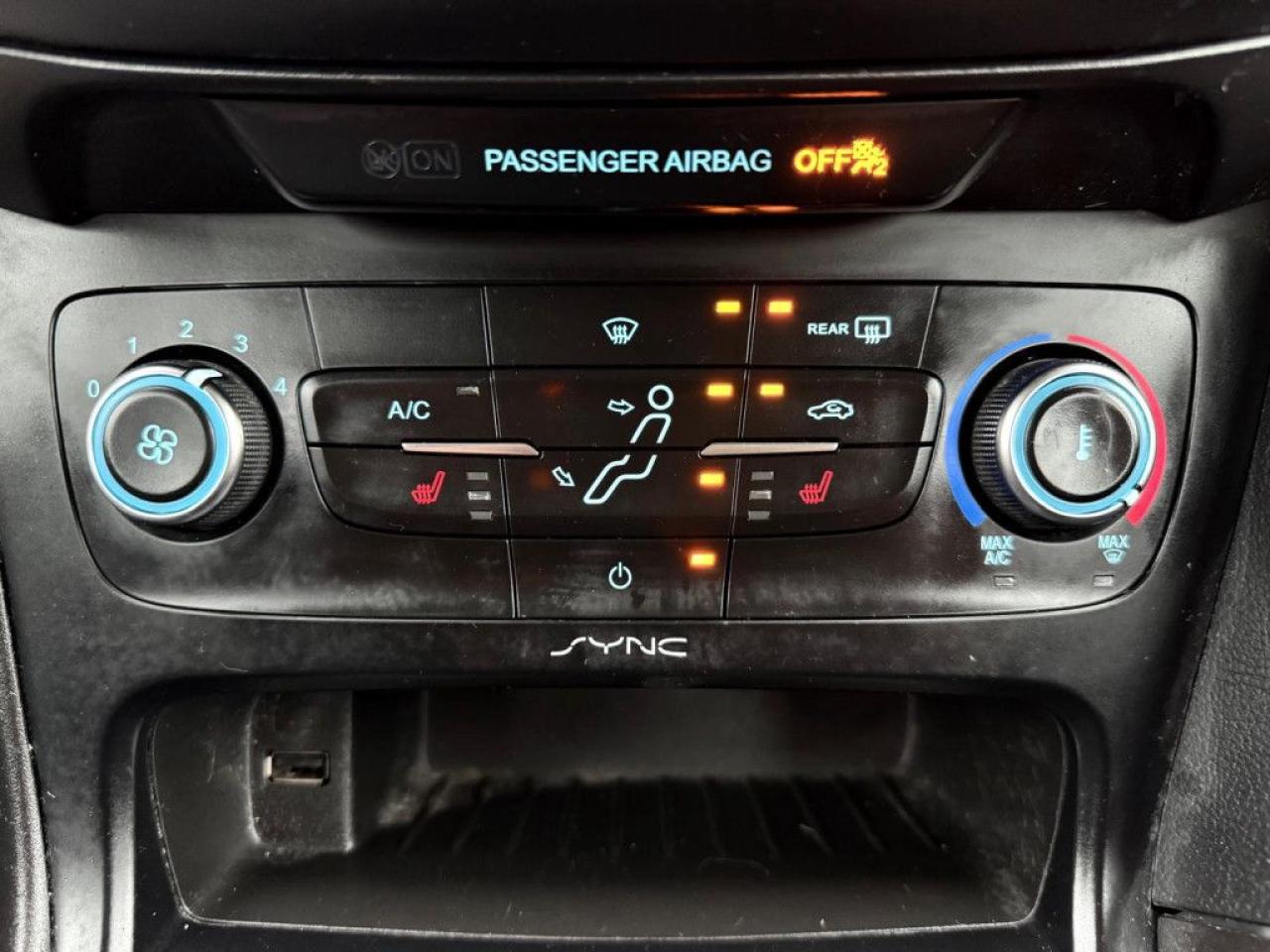 2017 Ford Focus SE | ONE OWNER | BACK-UP CAM | BLUETOOTH | ALLOY WHEELS | - Photo #20