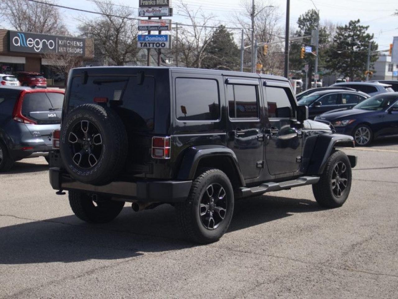 2017 Jeep Wrangler Unlimited Unlimited Sahara Smokey Mountain  **SMOKEY MOUNTAIN** Photo4
