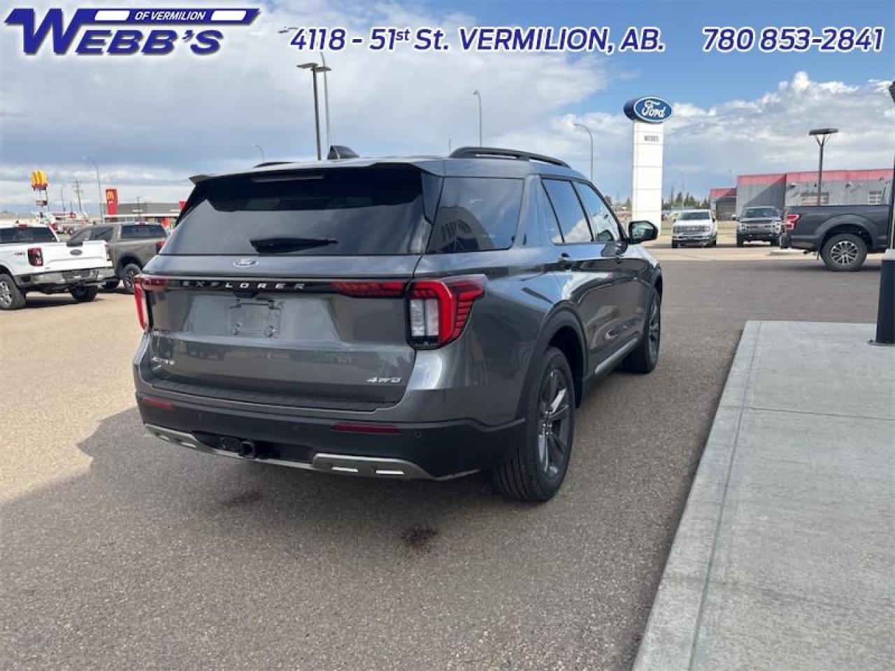 2025 Ford Explorer ACTIVE Photo5