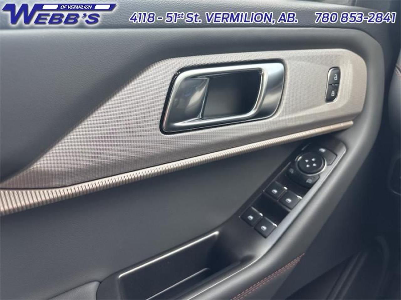 2025 Ford Explorer ACTIVE Photo5