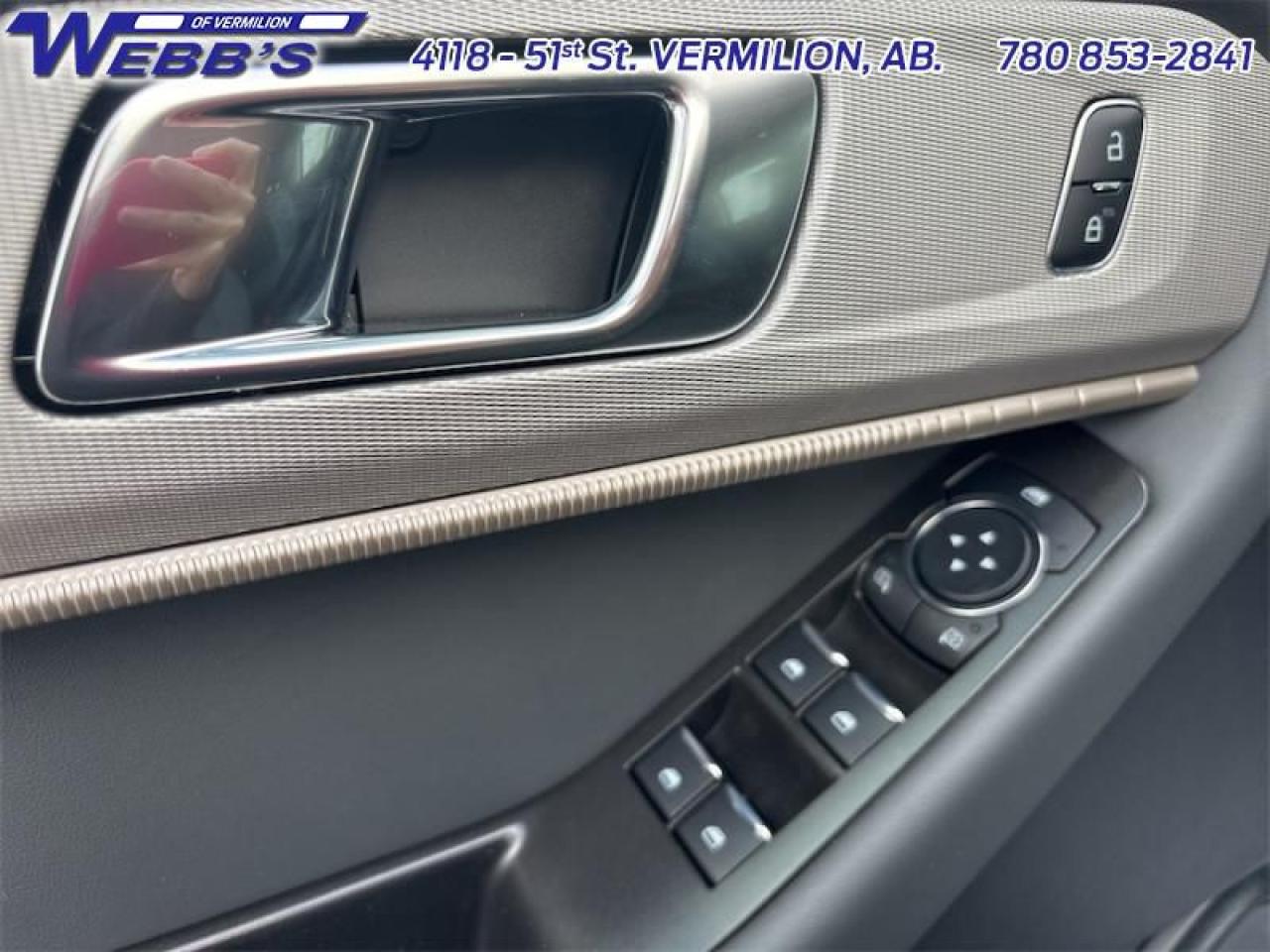 2025 Ford Explorer ACTIVE Photo5