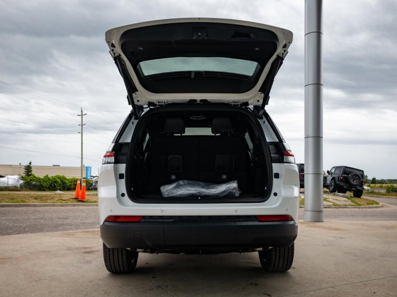 2025 Jeep Grand Cherokee L Limited Photo