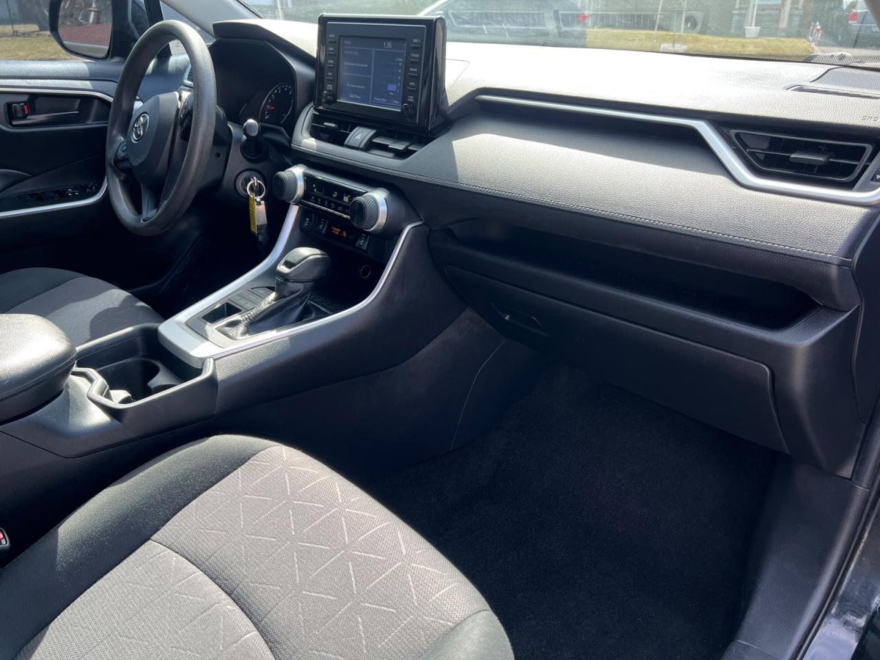 2019 Toyota RAV4 LE - Photo #10