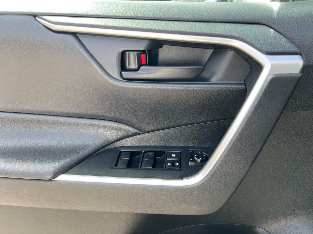2020 Toyota RAV4 LE - Photo #20