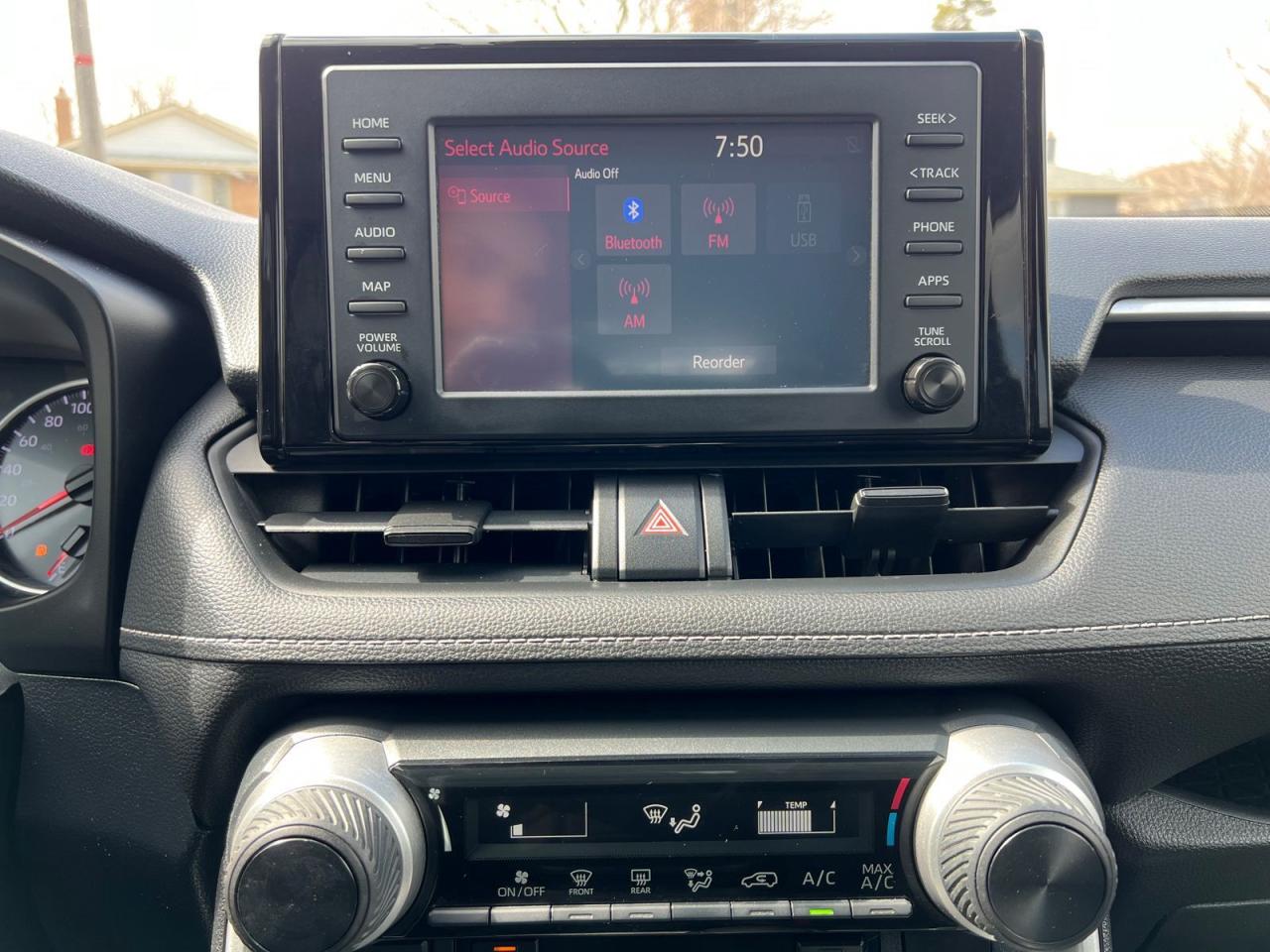 2020 Toyota RAV4 LE - Photo #29
