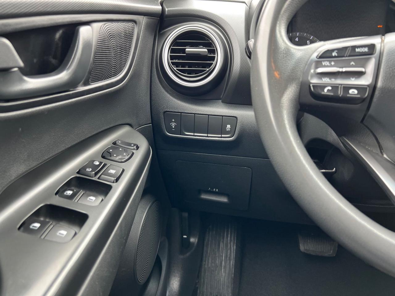 2021 Hyundai KONA Essential - Photo #12