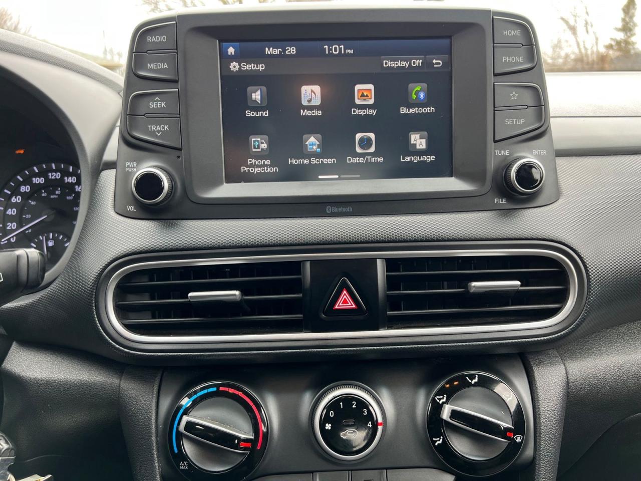 2021 Hyundai KONA Essential - Photo #21