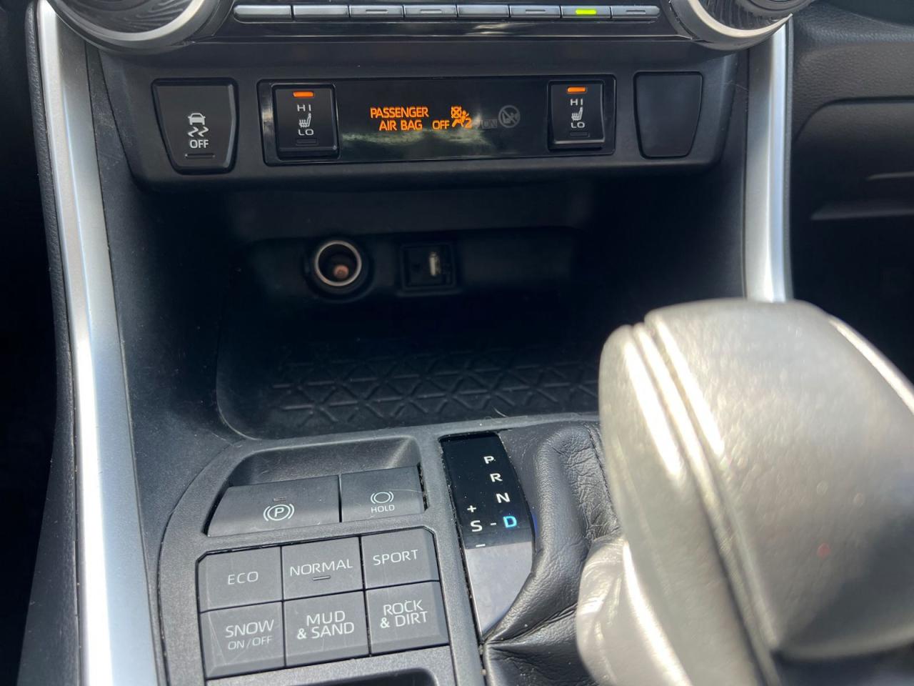 2019 Toyota RAV4 LE - Photo #23