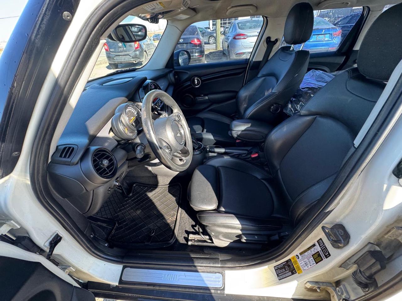 2015 MINI Cooper 2 SET WHEELS, SUNROOF, AUTO, LEATHER, LOADED, CERT - Photo #10