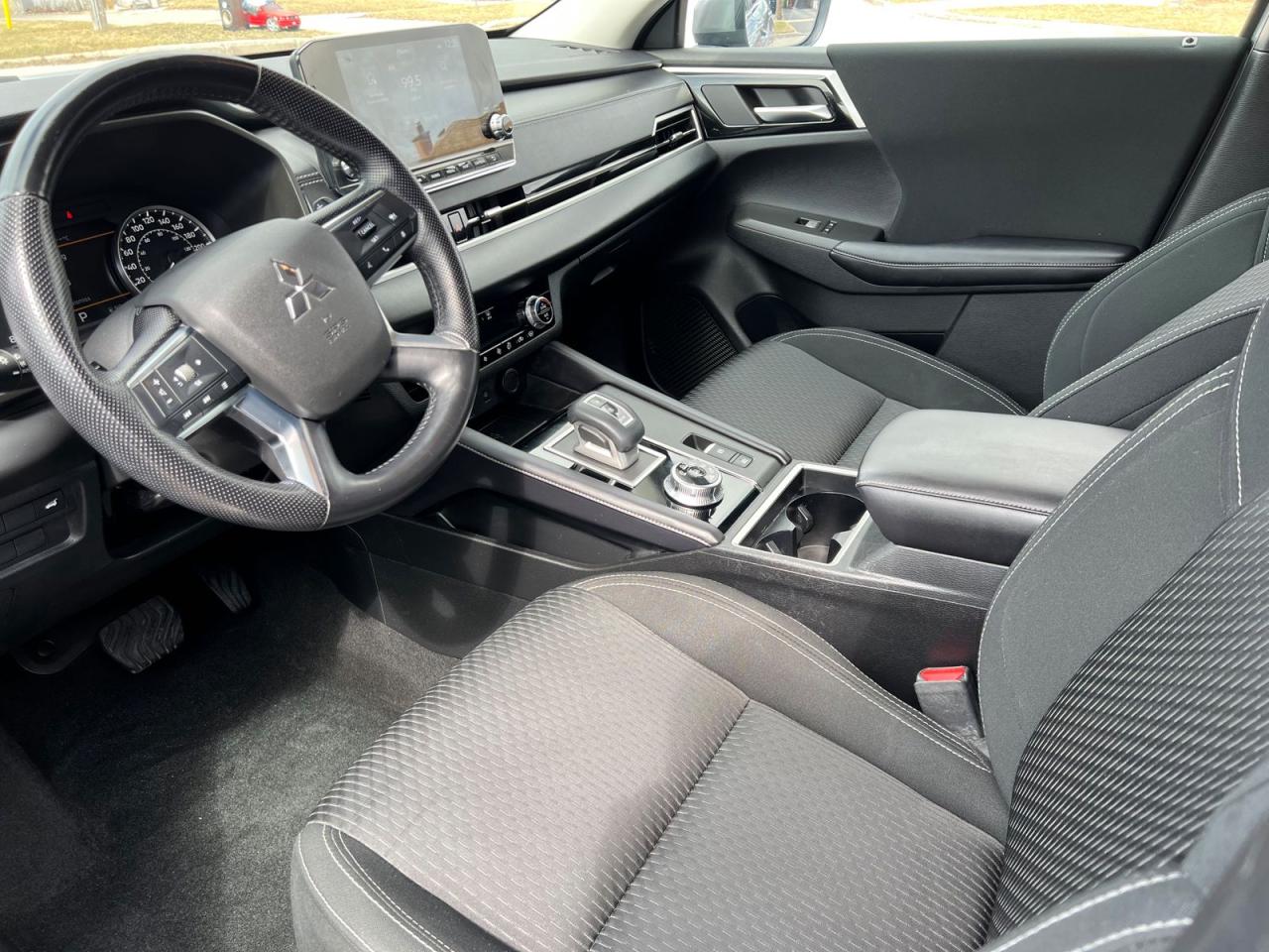 2022 Mitsubishi Outlander SE 4WD - Photo #10