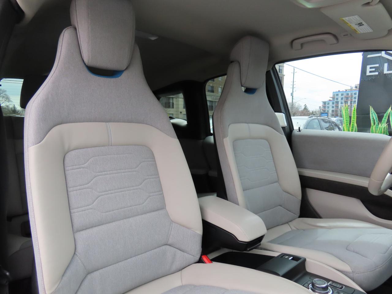 2015 BMW i3 HB - ELECTRIC - NO ACCIDENTS - NAVIGATION ! Photo