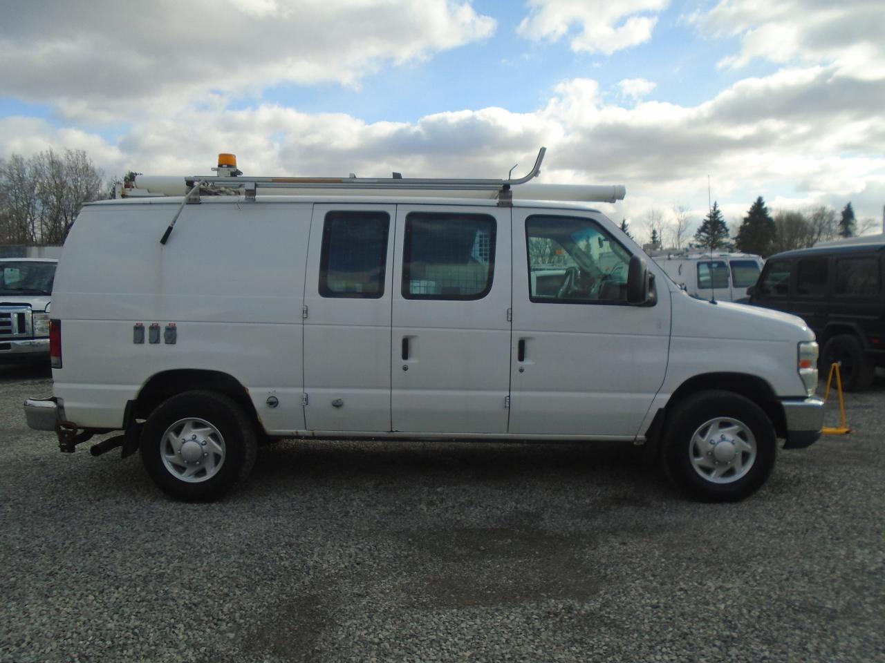 2011 Ford Econoline E-350 Super Duty Commercial - Photo #7