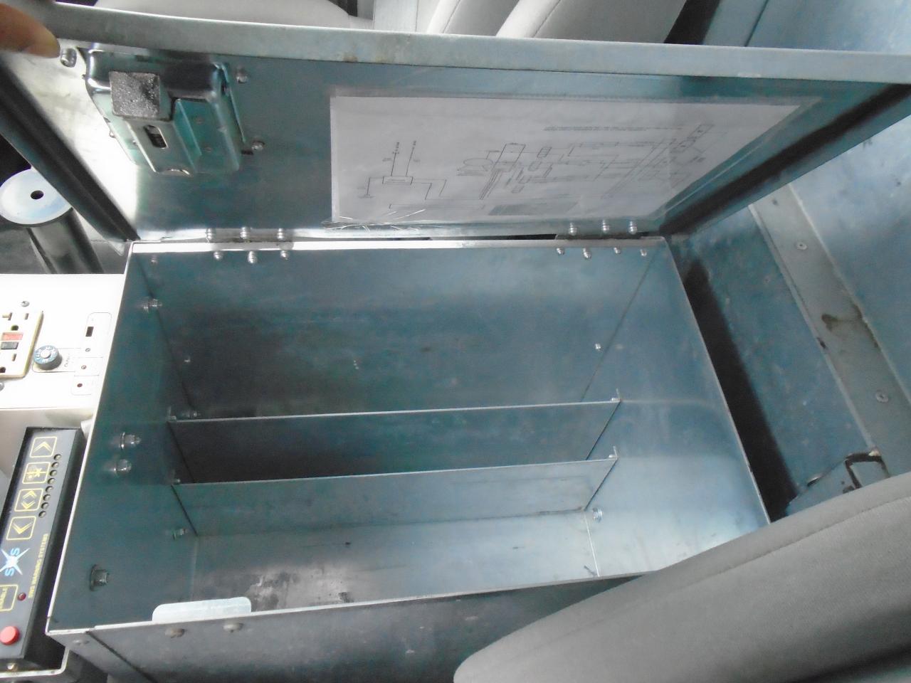 2011 Ford Econoline E-350 Super Duty Commercial - Photo #14
