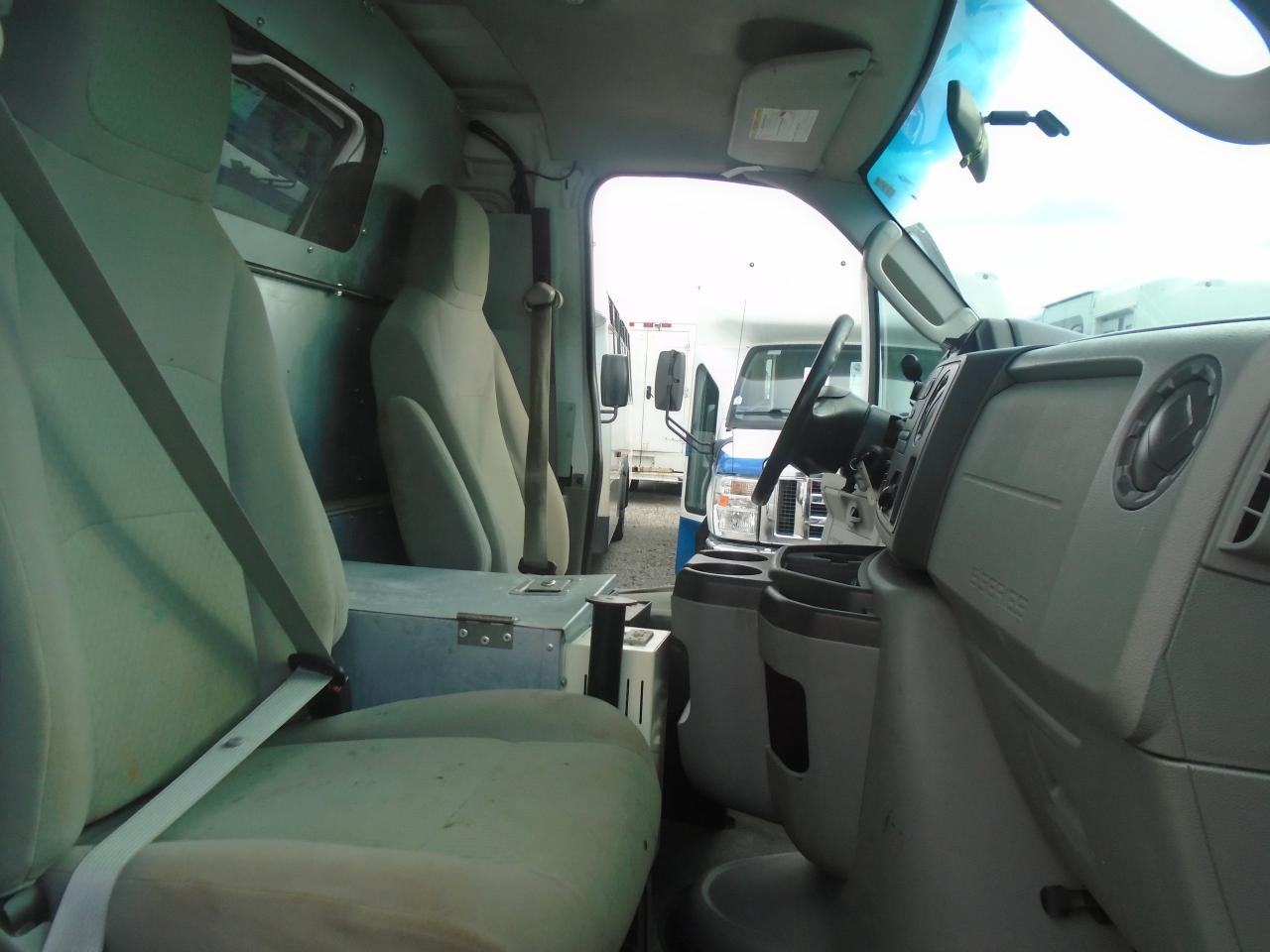 2011 Ford Econoline E-350 Super Duty Commercial - Photo #15
