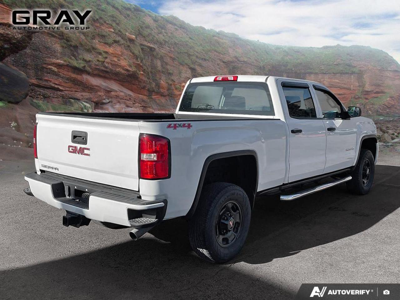 2015 GMC Sierra 2500 SLE/4x4/Crew/CERTIFIED Photo