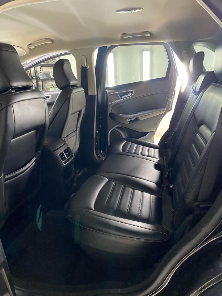 2022 Ford Edge SEL AWD Photo