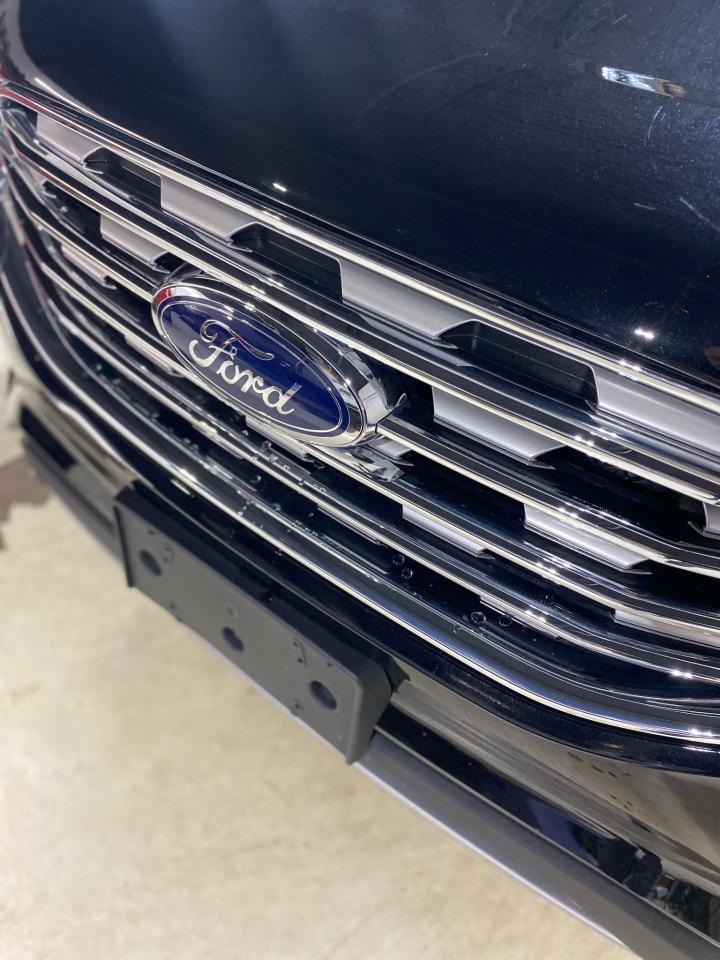 2022 Ford Edge SEL AWD Photo