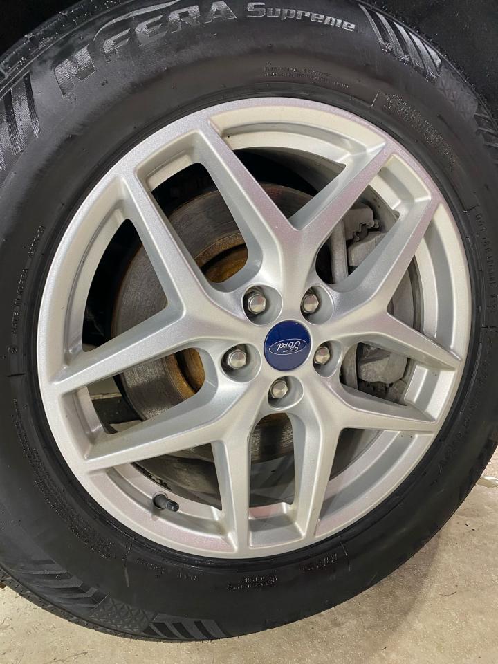 2022 Ford Edge SEL AWD Photo3