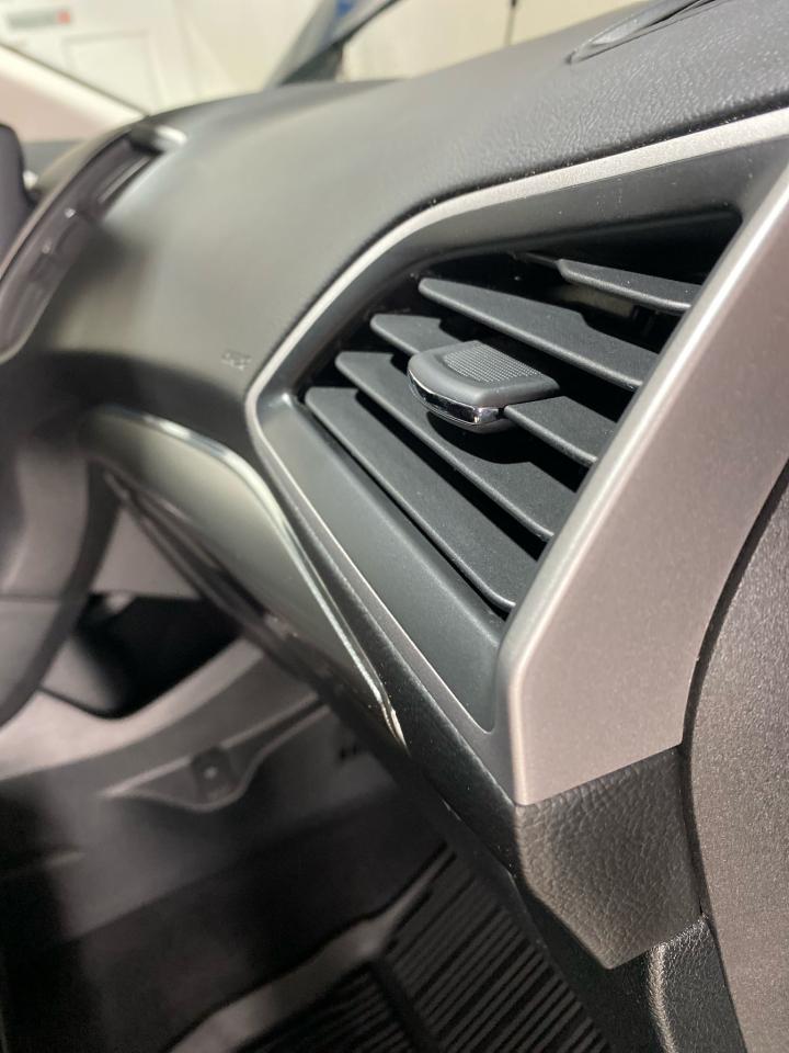 2022 Ford Edge SEL AWD Photo