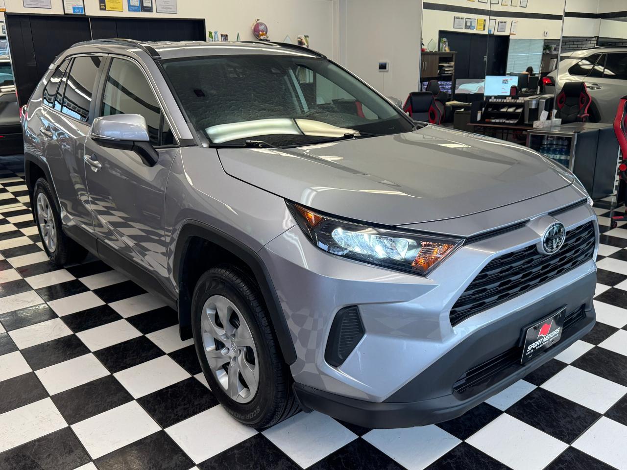 2021 Toyota RAV4 LE+Adaptive Cruise+LaneKeep+ApplePlay+CLEAN CARFAX - Photo #9