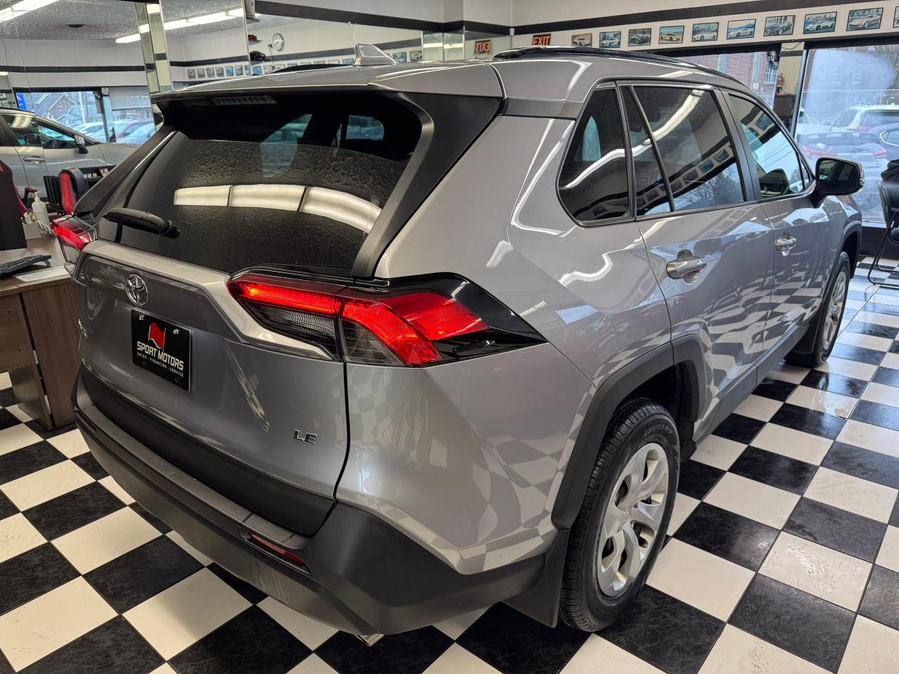 2021 Toyota RAV4 LE+Adaptive Cruise+LaneKeep+ApplePlay+CLEAN CARFAX - Photo #8