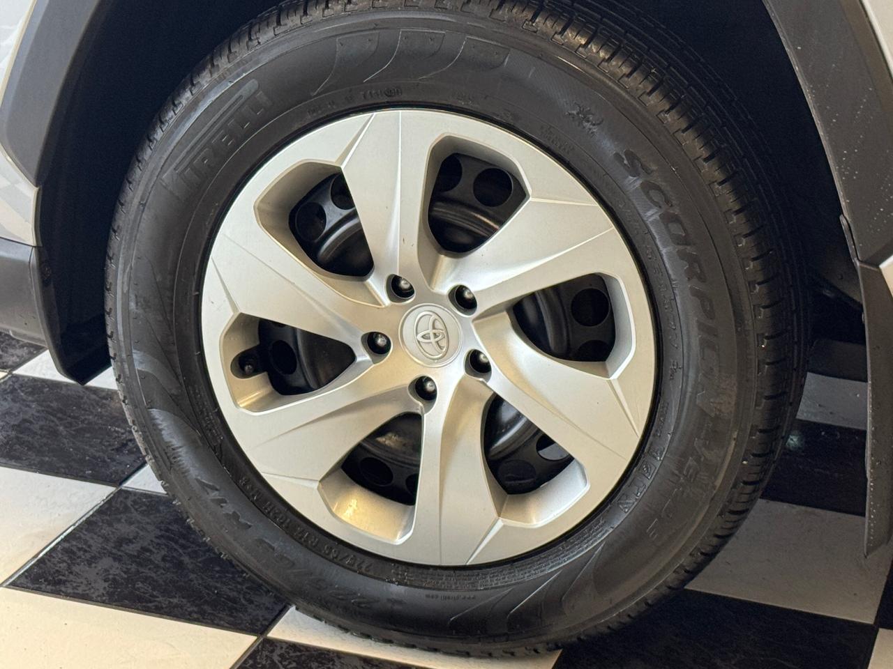 2021 Toyota RAV4 LE+Adaptive Cruise+LaneKeep+ApplePlay+CLEAN CARFAX - Photo #48