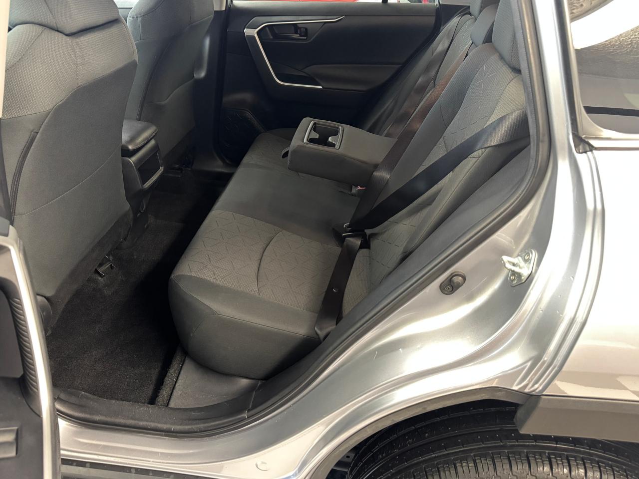2021 Toyota RAV4 LE+Adaptive Cruise+LaneKeep+ApplePlay+CLEAN CARFAX - Photo #23