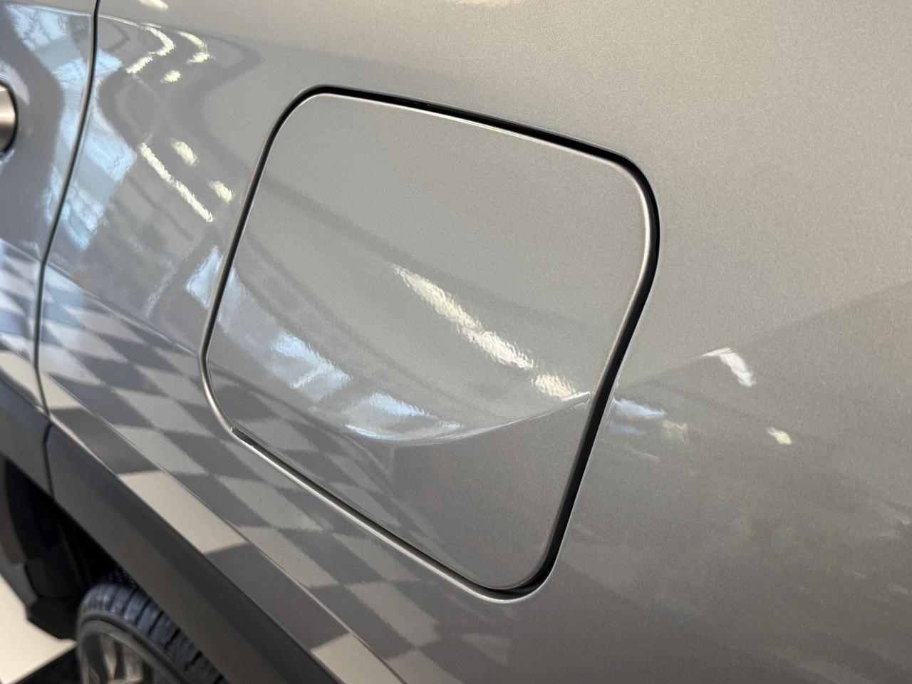 2021 Toyota RAV4 LE+Adaptive Cruise+LaneKeep+ApplePlay+CLEAN CARFAX - Photo #54