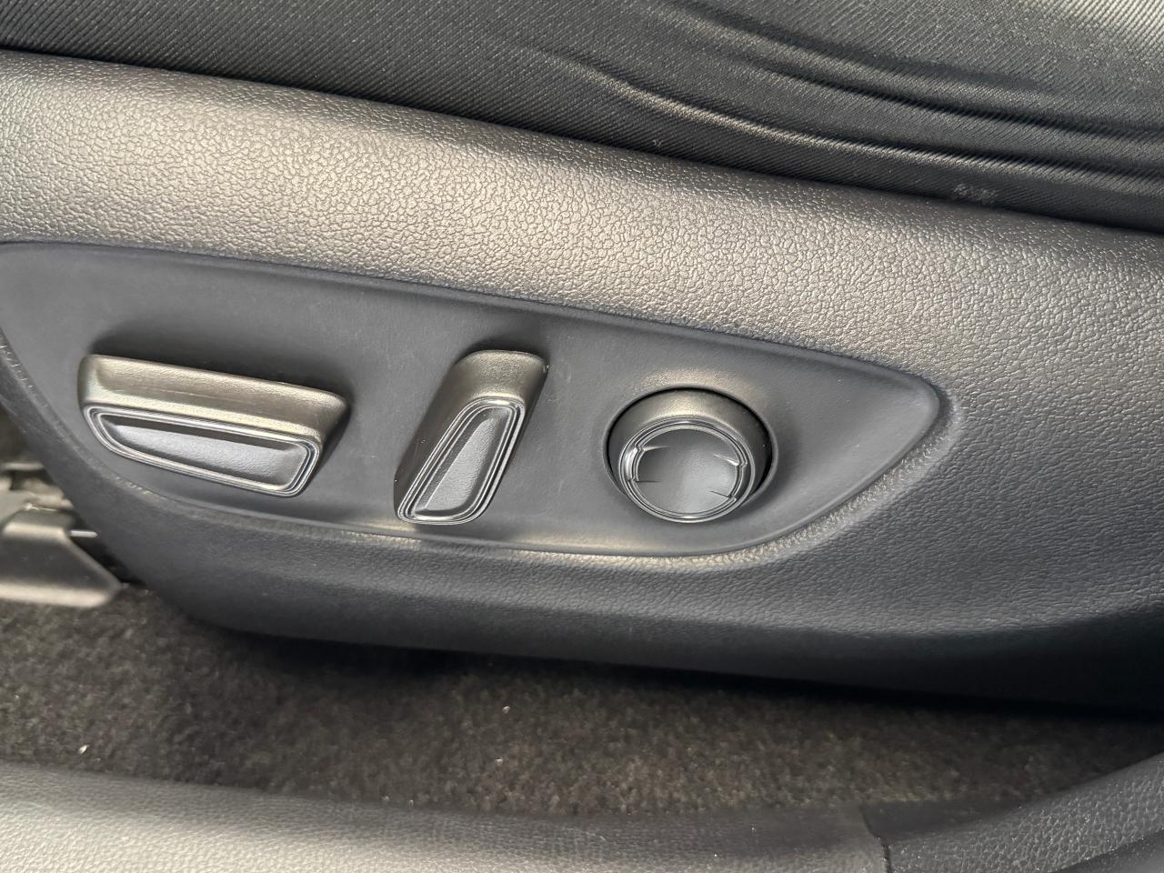 2021 Toyota RAV4 LE+Adaptive Cruise+LaneKeep+ApplePlay+CLEAN CARFAX - Photo #39