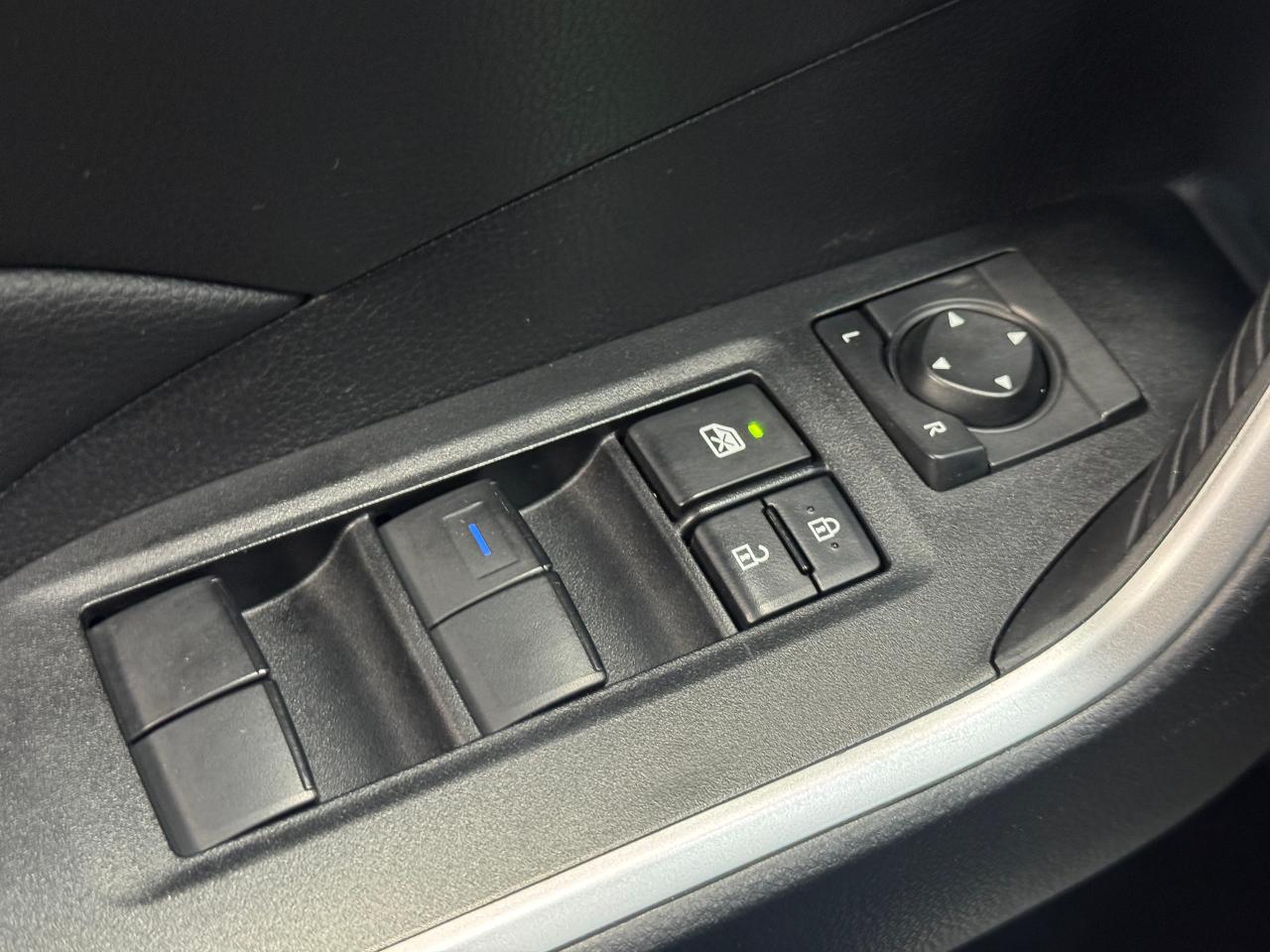 2021 Toyota RAV4 LE+Adaptive Cruise+LaneKeep+ApplePlay+CLEAN CARFAX - Photo #45
