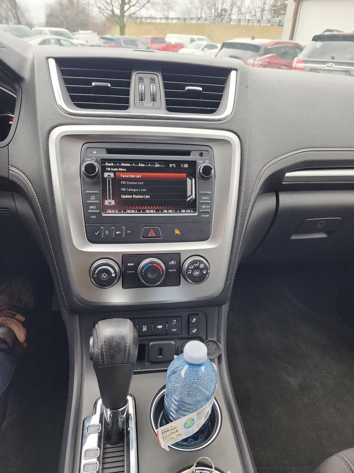 2015 GMC Acadia SLE - Photo #16