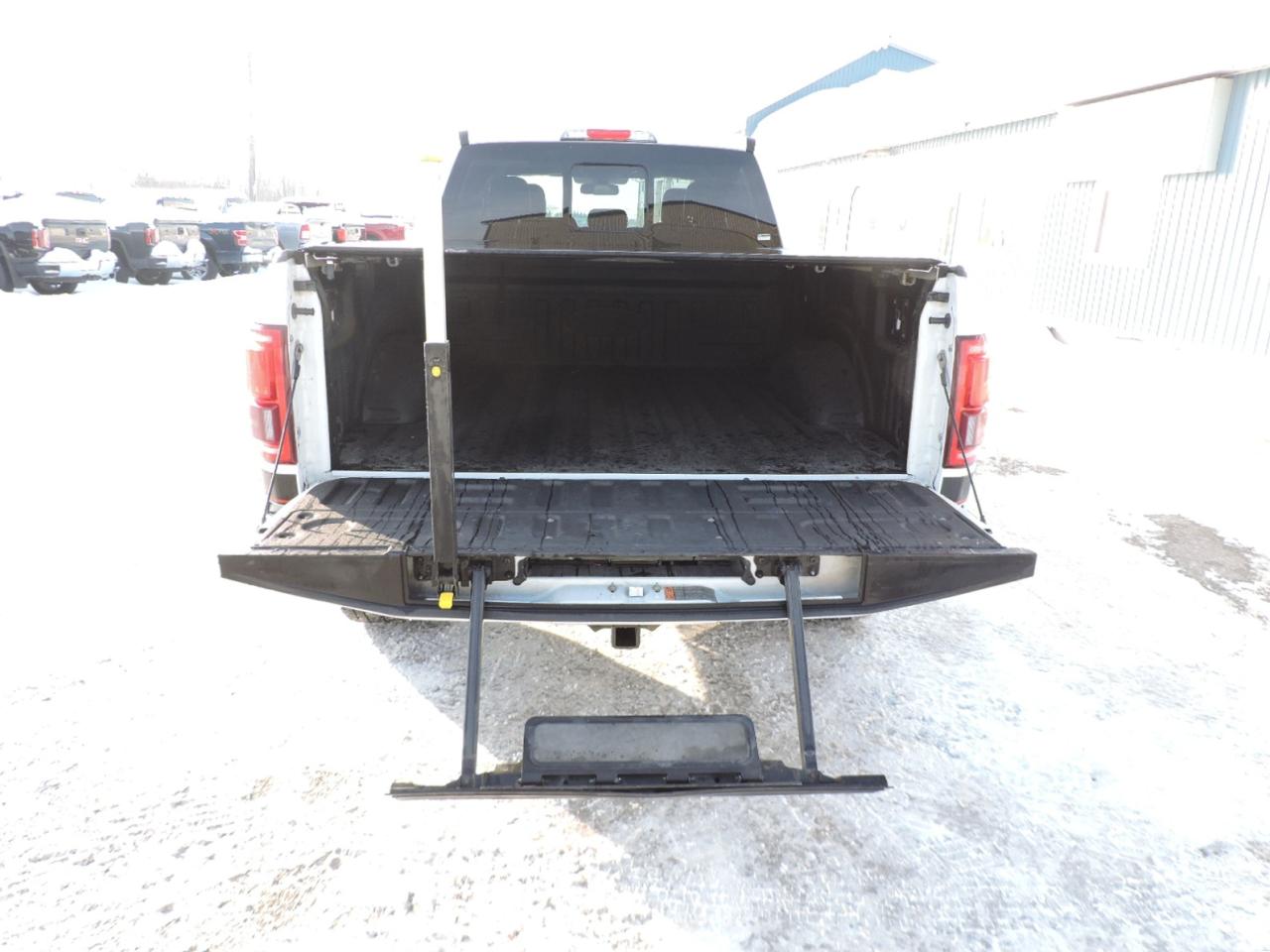 2016 Ford F-150 Lariat 3.5L EcoBoost V6 4X4 Leather Sunroof Loaded Photo