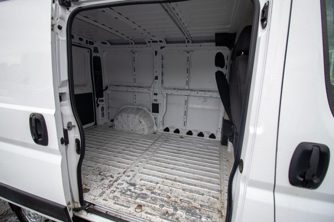 2019 RAM ProMaster Low Roof 118" WB Photo5