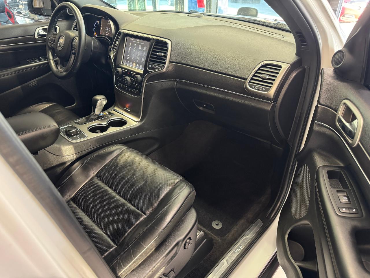 2018 Jeep Grand Cherokee LIMITED 4x4+DVDs+Roof+AdaptiveCruise+ACCIDENT FREE - Photo #24