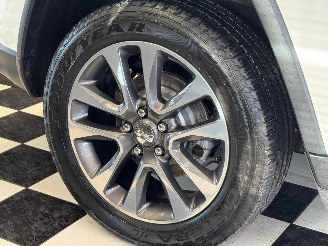 2018 Jeep Grand Cherokee LIMITED 4x4+DVDs+Roof+AdaptiveCruise+ACCIDENT FREE - Photo #54