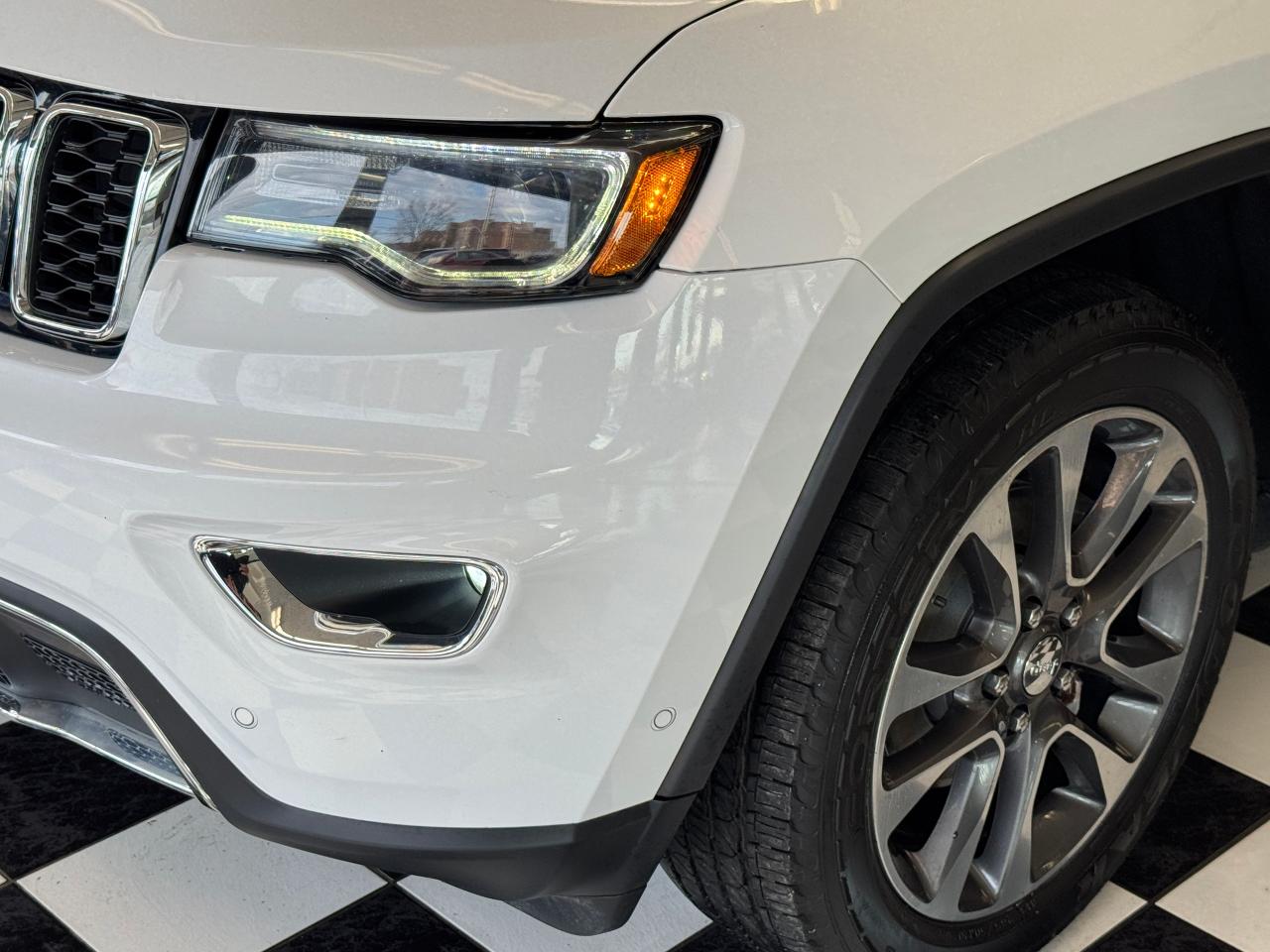 2018 Jeep Grand Cherokee LIMITED 4x4+DVDs+Roof+AdaptiveCruise+ACCIDENT FREE - Photo #40