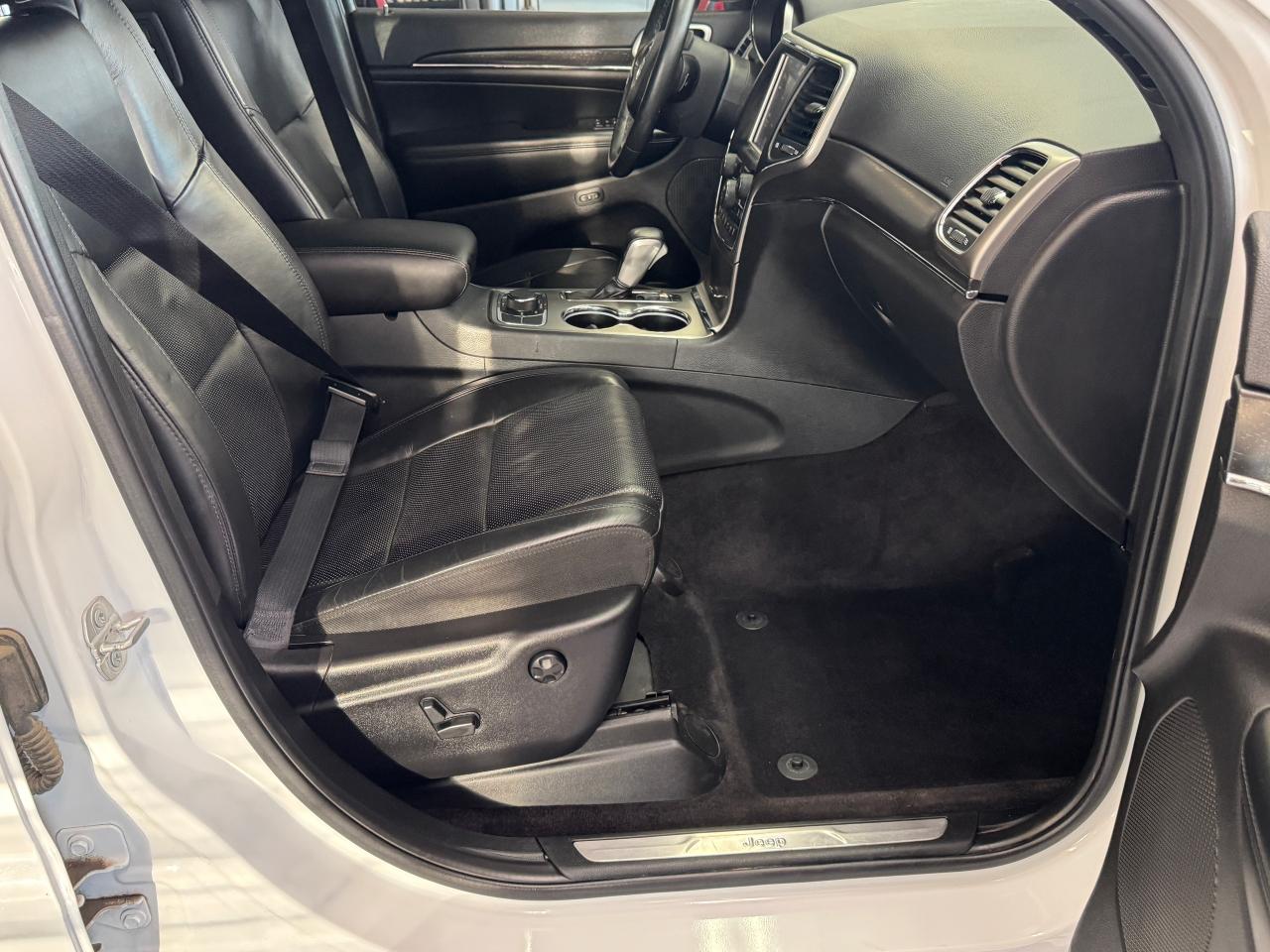 2018 Jeep Grand Cherokee LIMITED 4x4+DVDs+Roof+AdaptiveCruise+ACCIDENT FREE - Photo #26