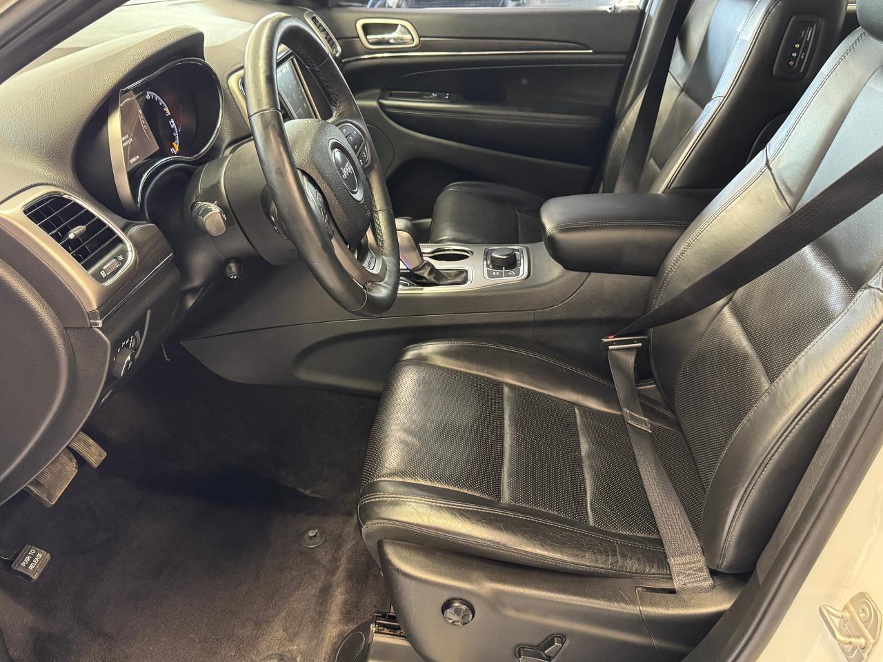 2018 Jeep Grand Cherokee LIMITED 4x4+DVDs+Roof+AdaptiveCruise+ACCIDENT FREE - Photo #27