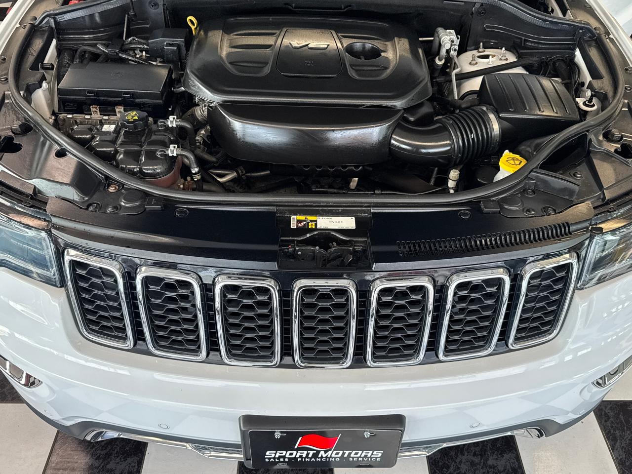 2018 Jeep Grand Cherokee LIMITED 4x4+DVDs+Roof+AdaptiveCruise+ACCIDENT FREE - Photo #17