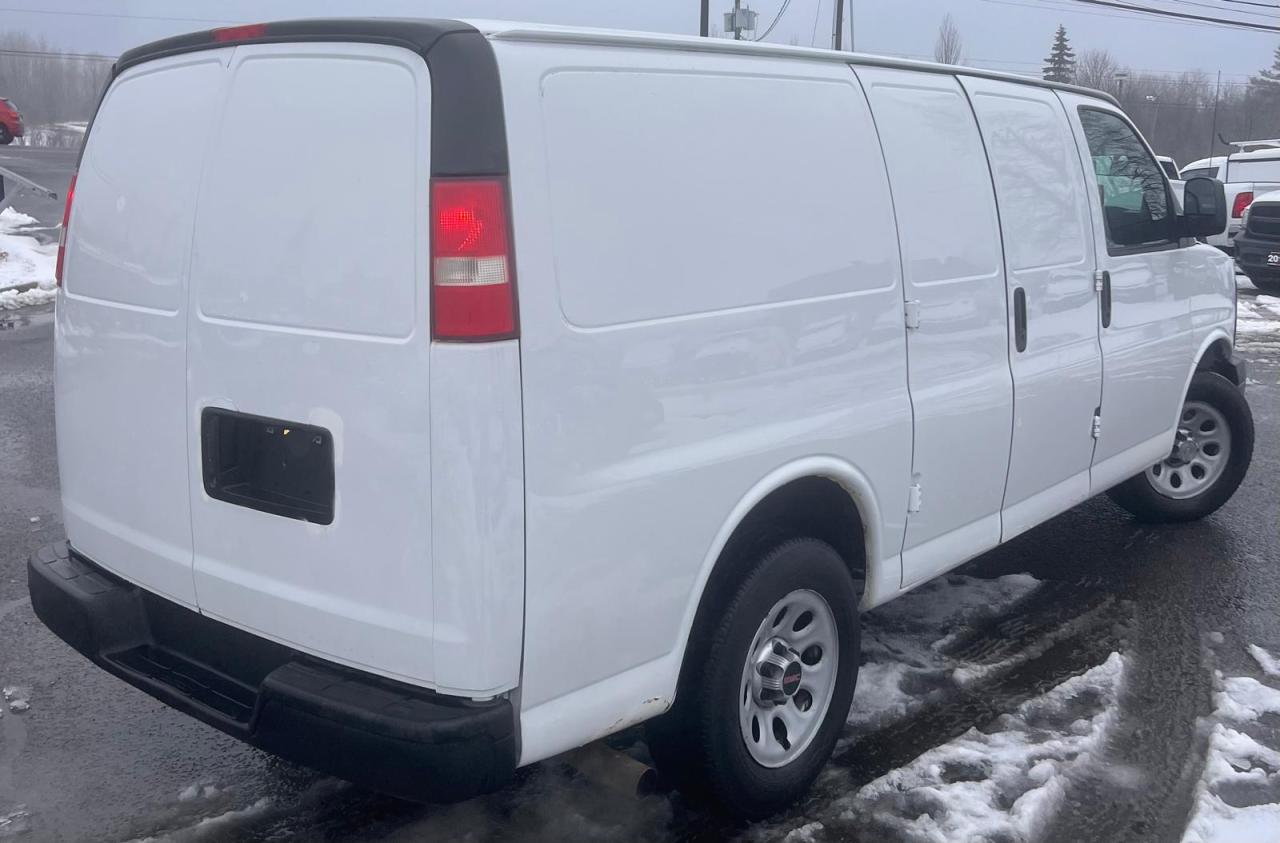 2014 Chevrolet Express Cargo Van RWD 1500 135" Photo4
