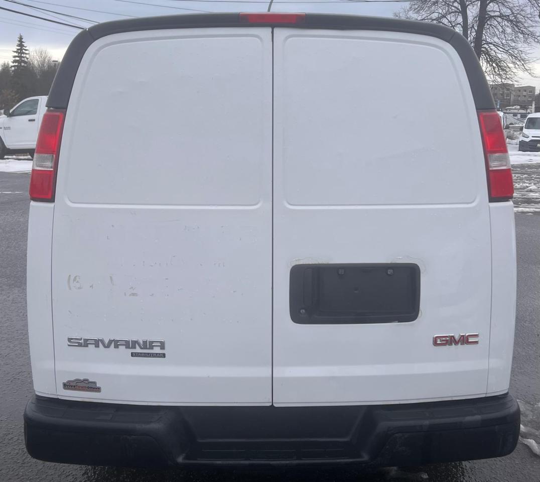 2016 GMC Savana Cargo Van RWD 2500 135" Photo3